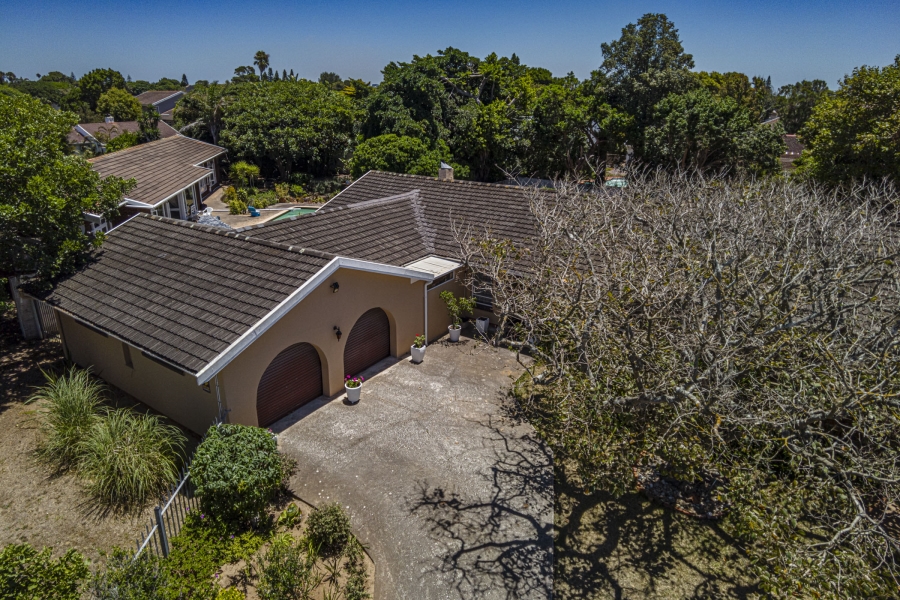 4 Bedroom Property for Sale in Summerstrand Eastern Cape